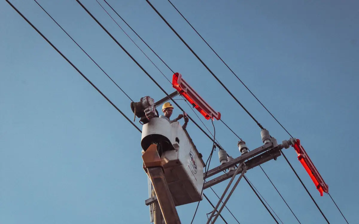 Pole-mounted transformer on overhead lines